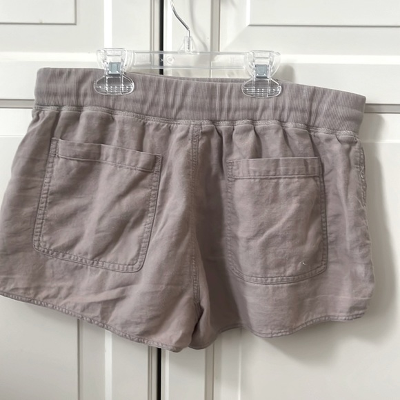 Aritzia Community Axiom Short - Picture 3 of 4